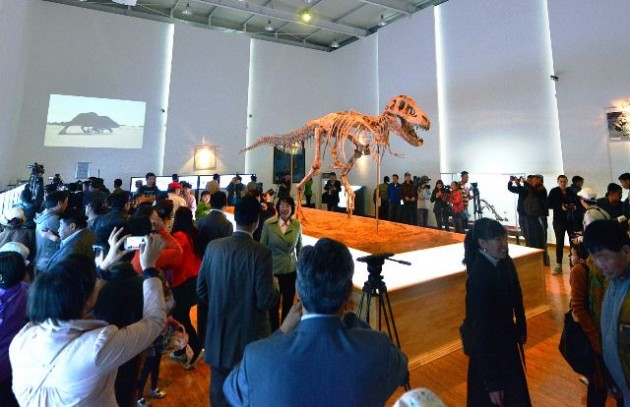 T- батаарын түр музейг үнэ төлбөргүй үзүүлж байна